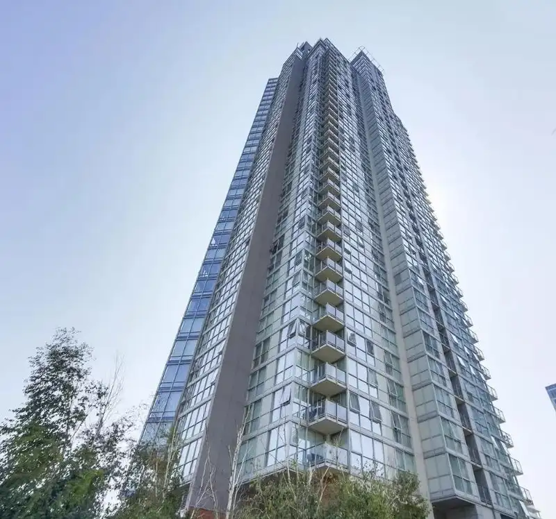 3005 1408 STRATHMORE MEWS - photo 1 of 10