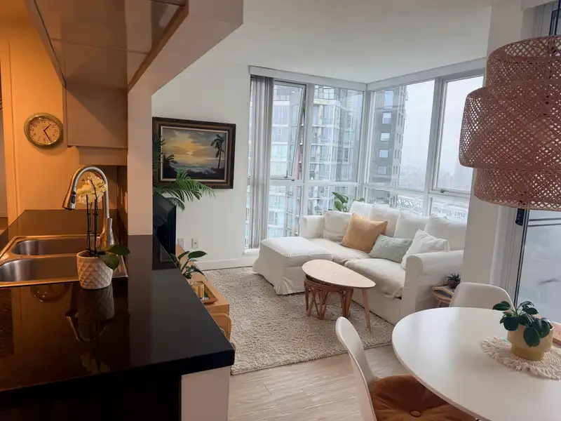 3005 1408 STRATHMORE MEWS - photo 4 of 10