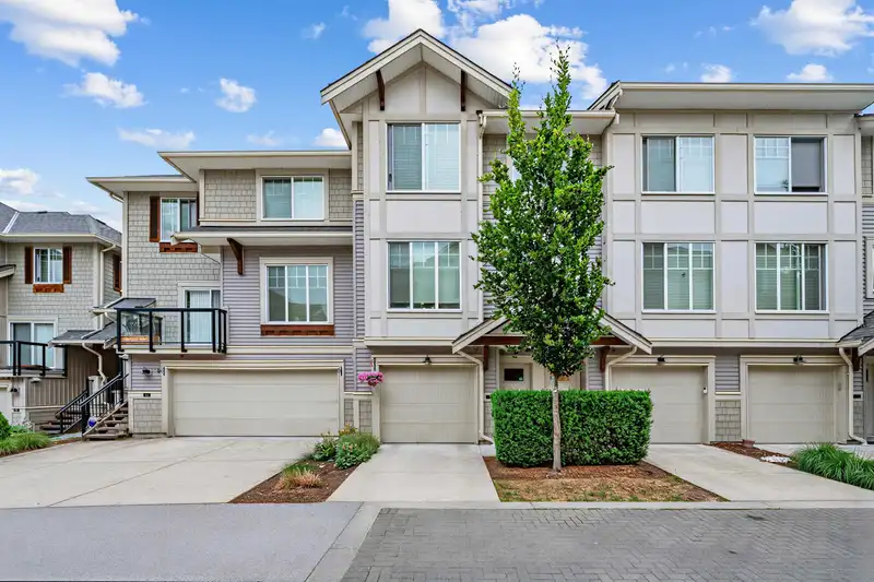 69 20498 82 AVENUE - photo 1 of 32