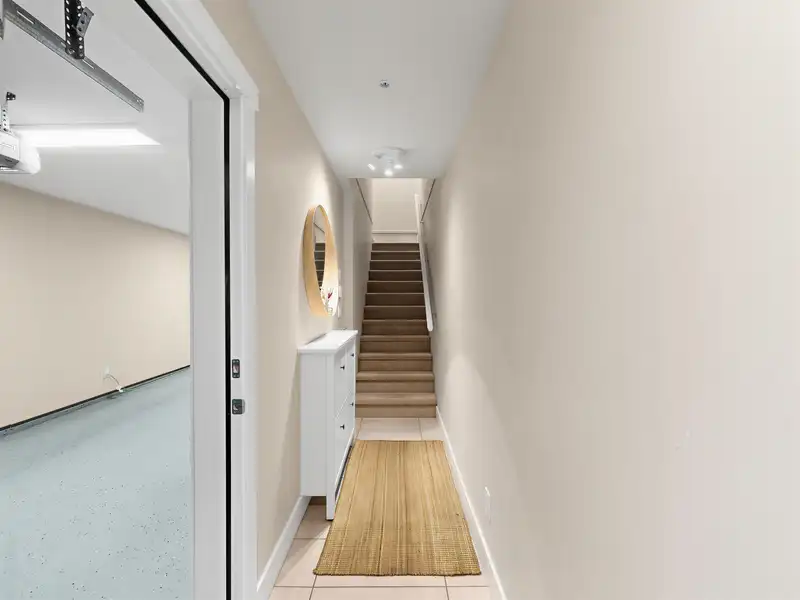 69 20498 82 AVENUE - photo 4 of 32