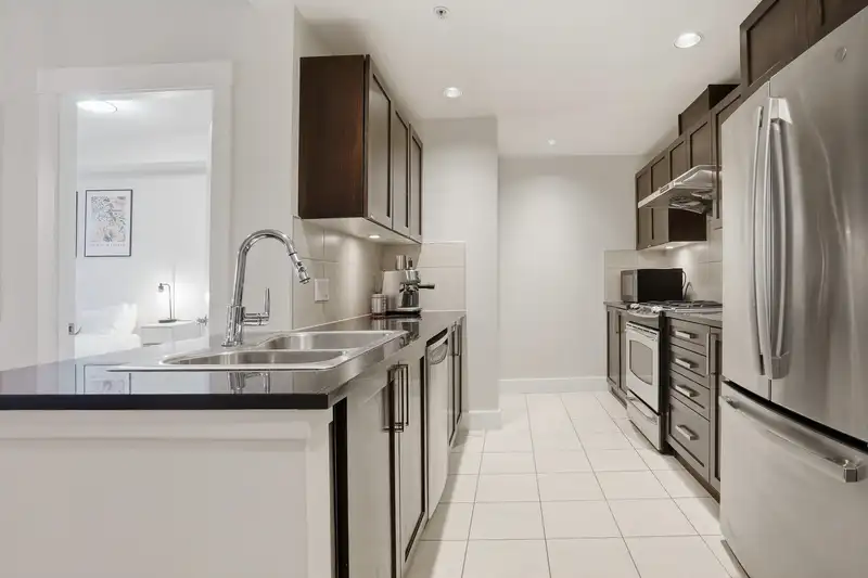 128 5777 BIRNEY AVENUE - photo 4 of 24
