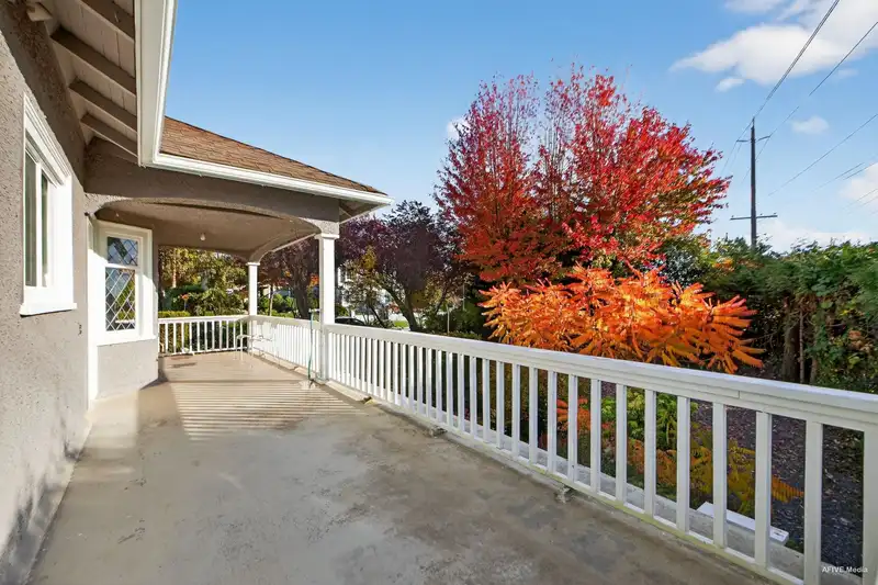 7561 ANGUS DRIVE - photo 4 of 35