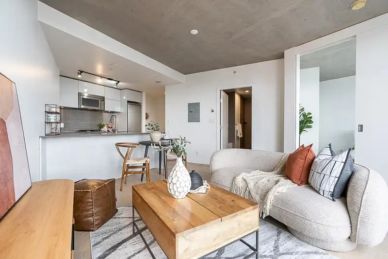 3309 128 W CORDOVA STREET - photo 3 of 40