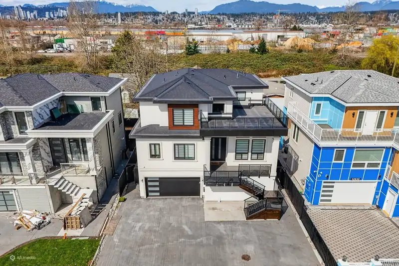 12927 115A AVENUE - photo 4 of 40