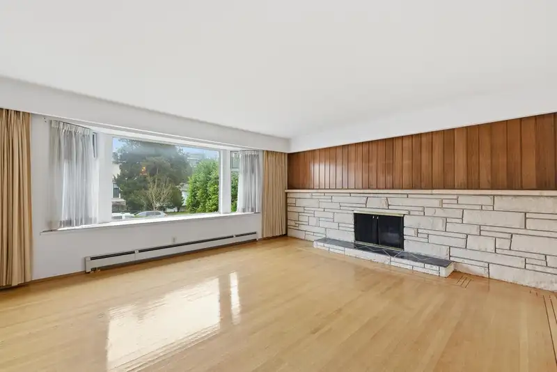 6709 ASH STREET - photo 2 of 23