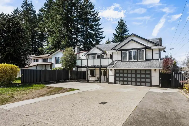3115 MOUAT DRIVE - photo 2 of 38
