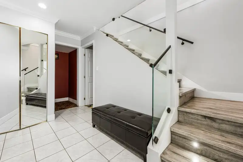3115 MOUAT DRIVE - photo 4 of 38