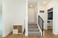 19656 76B AVENUE - thumbnail 4