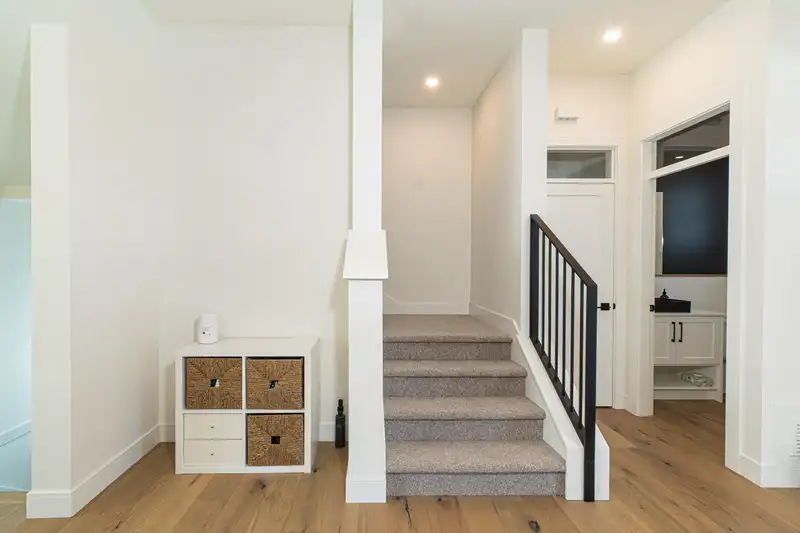 19656 76B AVENUE - photo 4 of 32