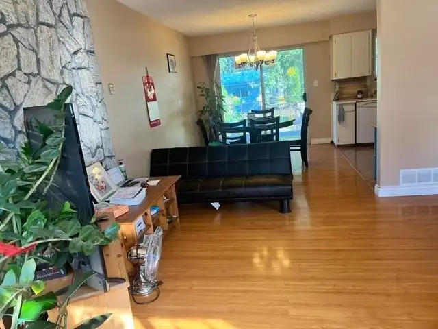 8112 116TH STREET - photo 4 of 5