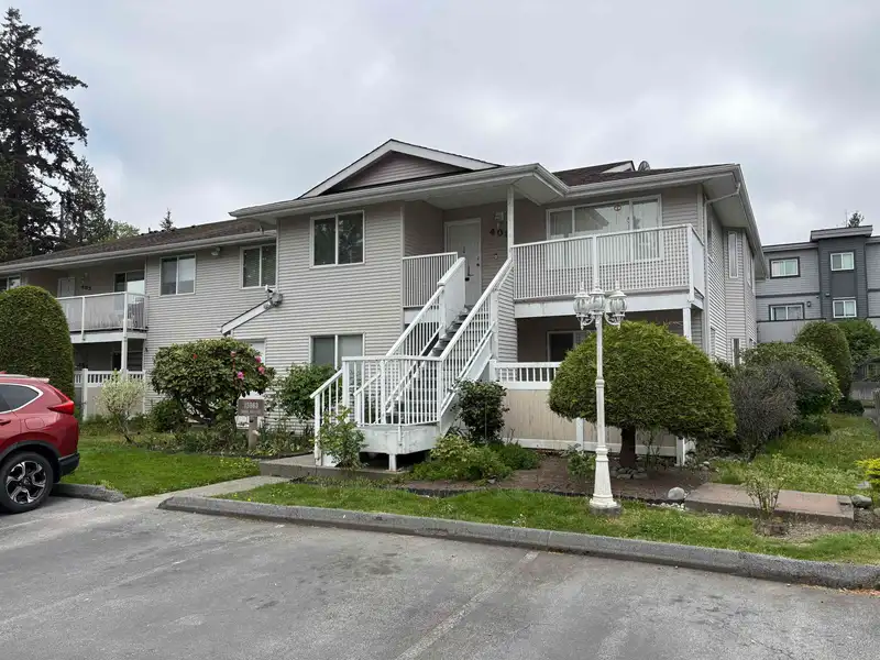 407 13963 72 AVENUE - photo 1 of 11