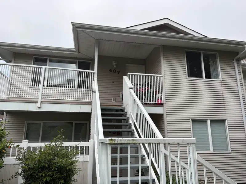 407 13963 72 AVENUE - photo 2 of 11