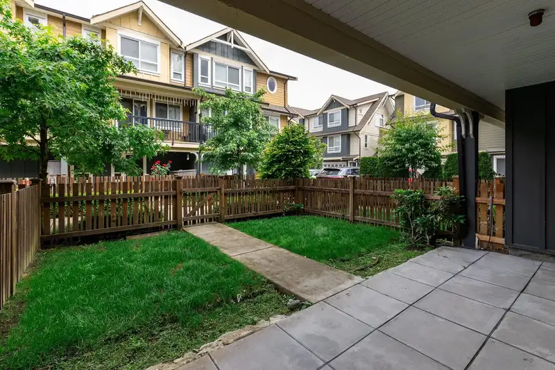 29 430 DUNCAN STREET - photo 3 of 40