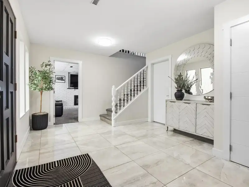 7640 LAWRENCE DRIVE - photo 3 of 40
