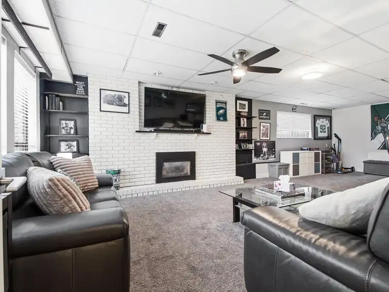 7640 LAWRENCE DRIVE - photo 4 of 40