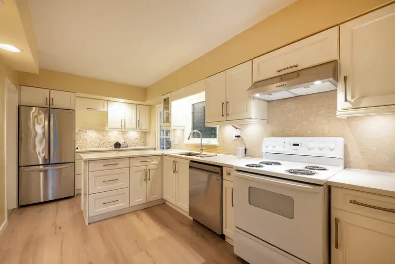 111 BONNYMUIR DRIVE - photo 4 of 30