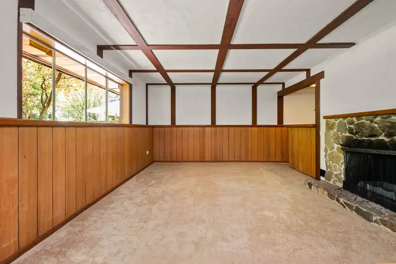 3687 COAST MERIDIAN ROAD - photo 3 of 40