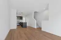 209 921 GRANT STREET - thumbnail 2