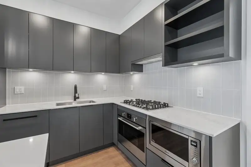 209 921 GRANT STREET - photo 3 of 12