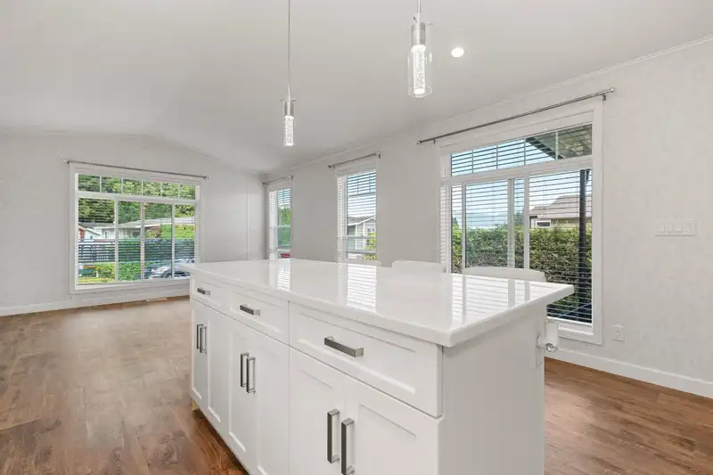 25 6035 VEDDER ROAD - photo 4 of 37