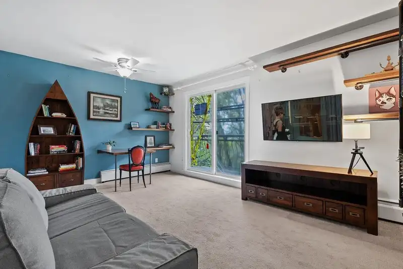 314 711 E 6TH AVENUE - photo 2 of 22
