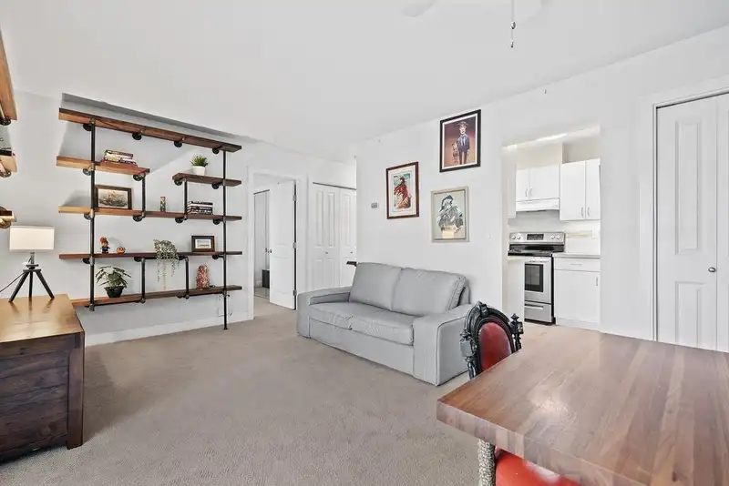 314 711 E 6TH AVENUE - photo 3 of 22