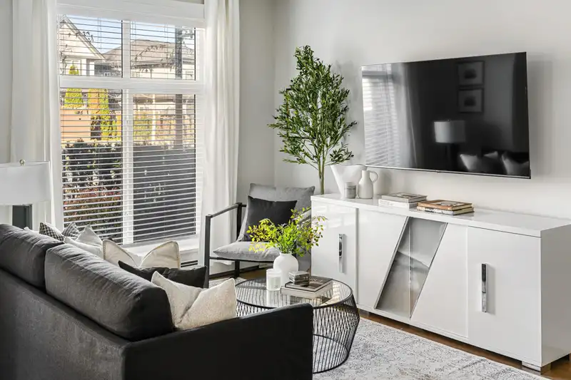 518 11035 RAVINE ROAD - photo 1 of 8