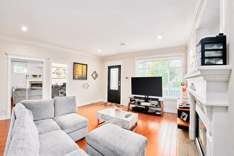 3937 ELMWOOD STREET - photo 3 of 36