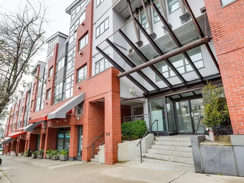 414 345 LONSDALE AVENUE - photo 2 of 23