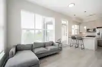 205 2120 GLADWIN ROAD - thumbnail 20