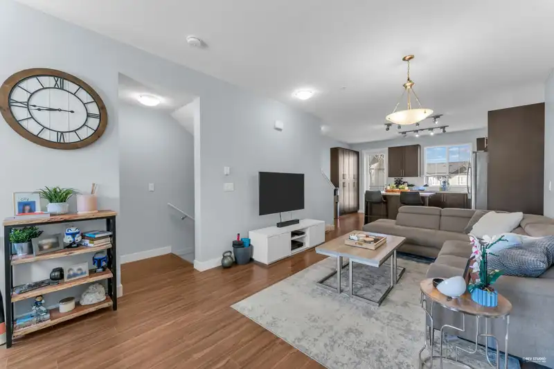 14 4967 220 STREET - photo 3 of 32