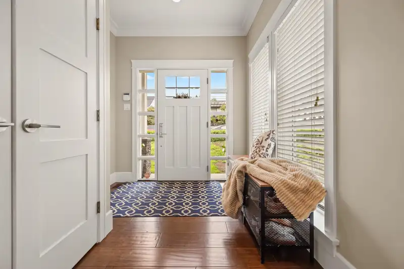 1712 NANAIMO STREET - photo 2 of 40