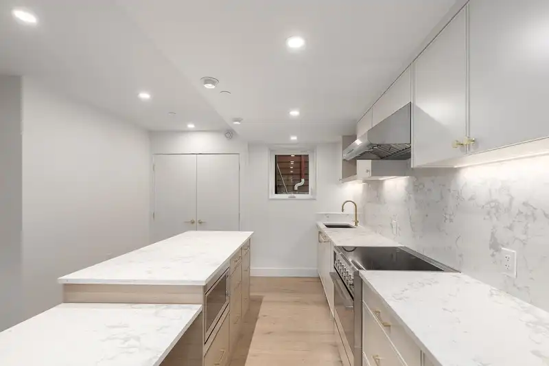 460 E 17TH AVENUE - photo 2 of 12