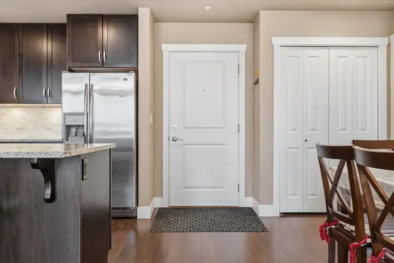 402 3192 GLADWIN ROAD - photo 2 of 32