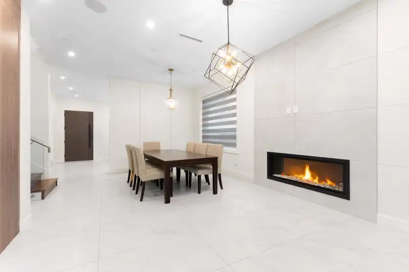 2719 E 46TH AVENUE - photo 4 of 40