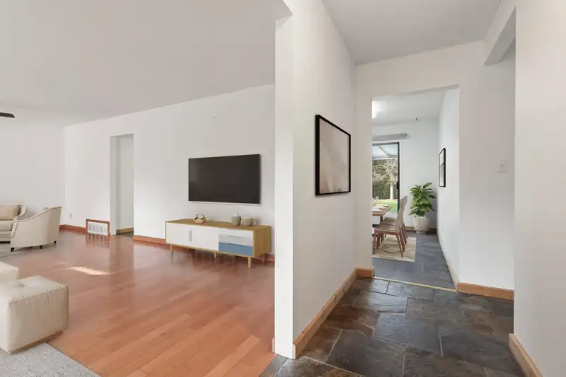 19891 43A AVENUE - photo 3 of 33