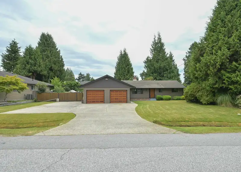 6473 NORVAN ROAD - photo 2 of 30