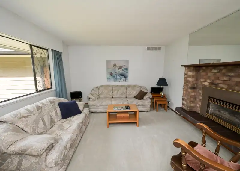 6473 NORVAN ROAD - photo 4 of 30