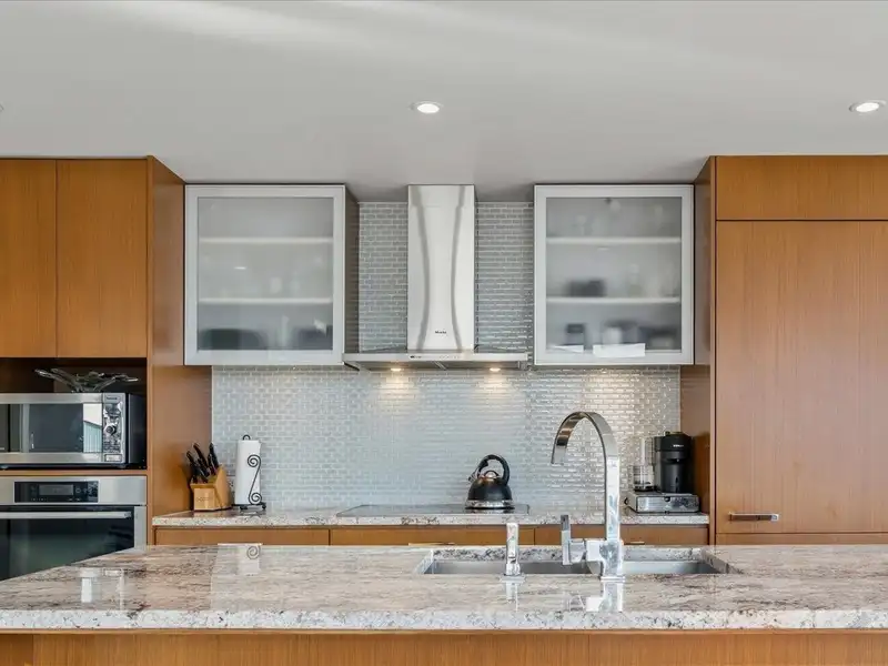 2902 1028 BARCLAY STREET - photo 4 of 32