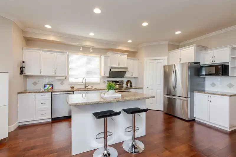 20216 70A AVENUE - photo 4 of 19