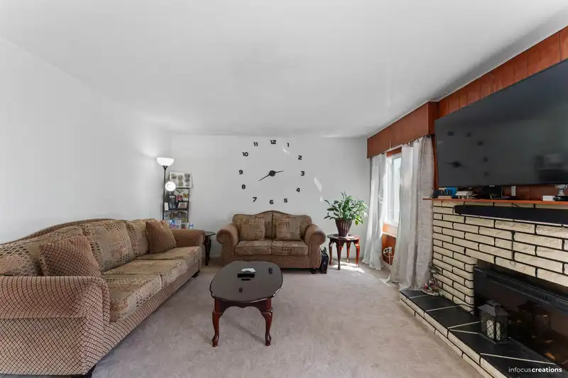 13137 99TH AVENUE - photo 4 of 32