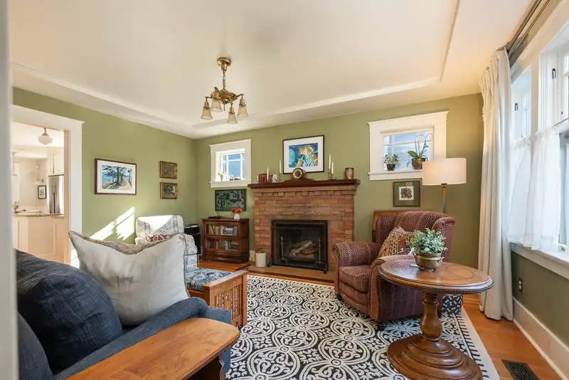 309 NINTH STREET - photo 4 of 37