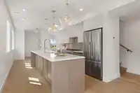 1 326 W 14TH STREET - thumbnail 3