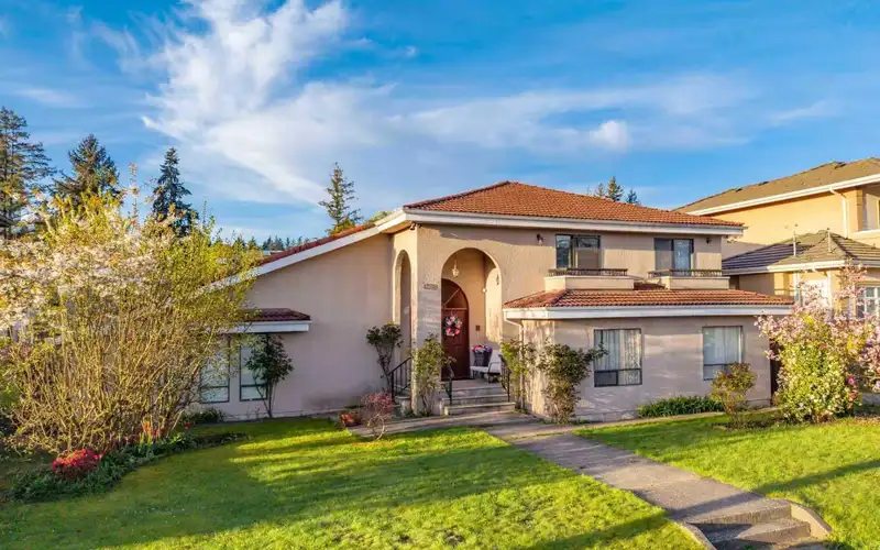 4078 FARRINGTON STREET - photo 1 of 34