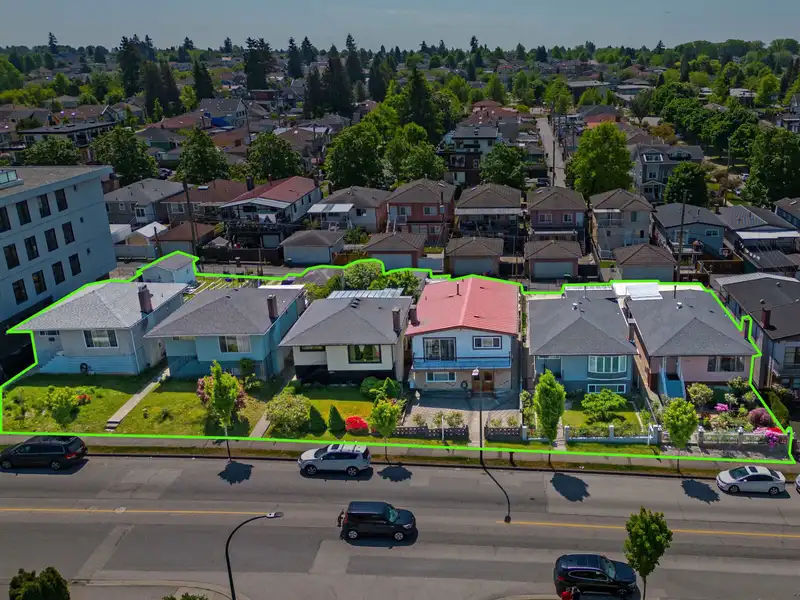 2386 E 33RD AVENUE - photo 1 of 8