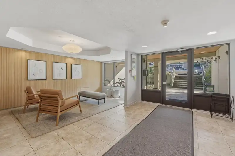 105 621 E 6TH AVENUE - photo 2 of 39