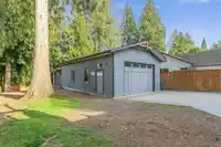 4954 203 STREET - thumbnail 2