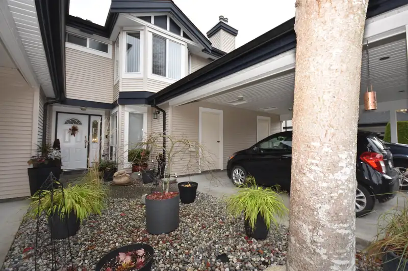 11 4748 54A STREET - photo 2 of 40
