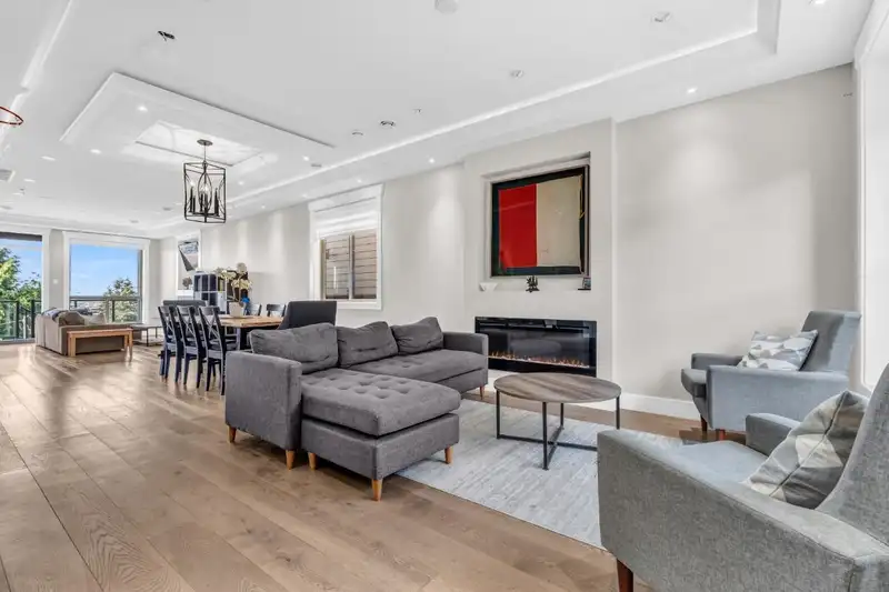 175 DELTA AVENUE - photo 3 of 36