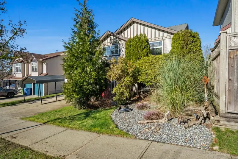 3751 SHERIDAN PLACE - photo 3 of 35